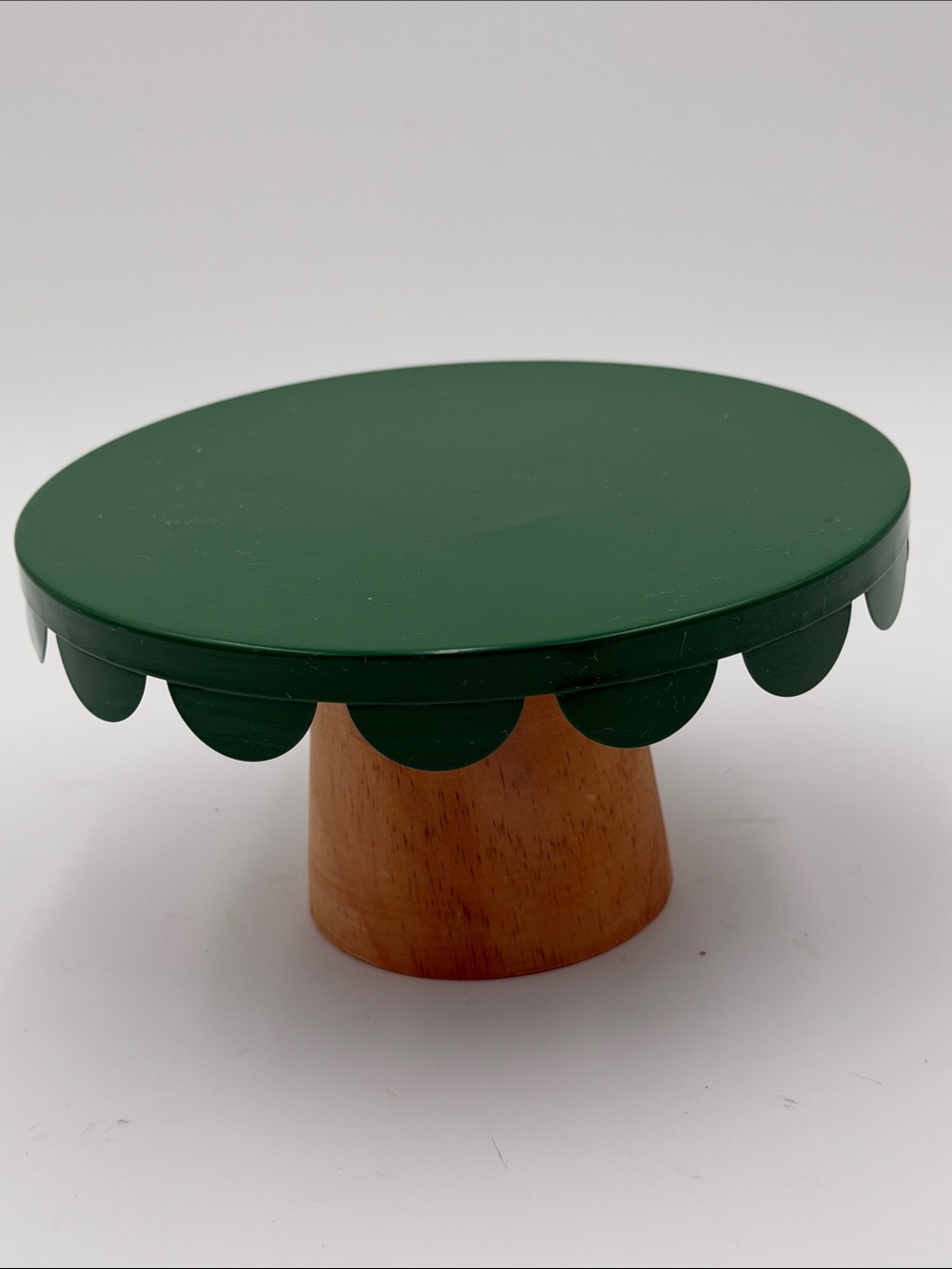🧁🎄Green Scalloped Cake/ Cupcake Stand. Wooden Base with Metal Top